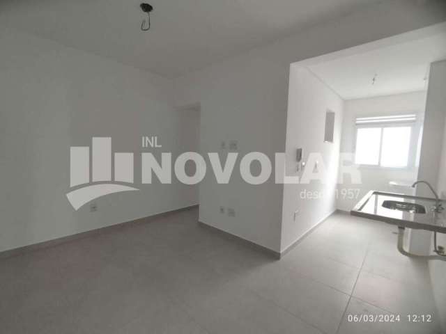 Apartamento  na Vila Gustavo, com 2 dormitórios, quintal