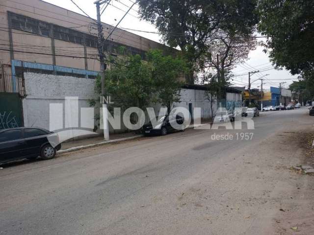 Galpão no bairro do Parque Novo Mundo, com 1.423M² de Área Construída, Trifásico, Elevador de Carga.