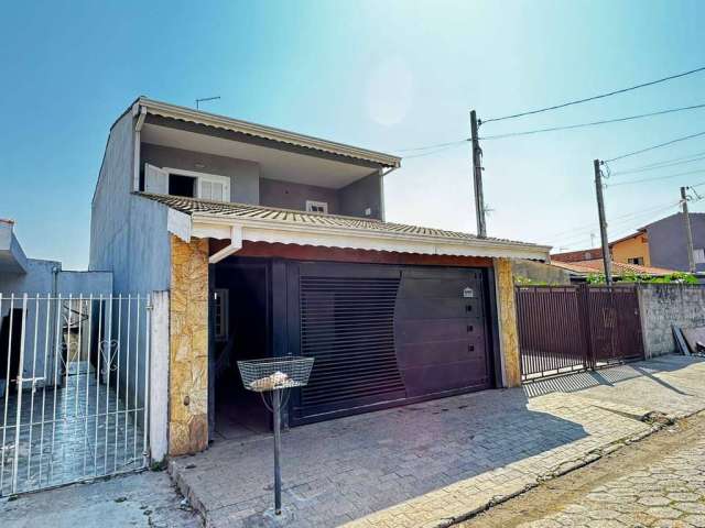 Casa á venda no Jardim Alvinópolis 02 em Atibaia Por R$ 550.000,00