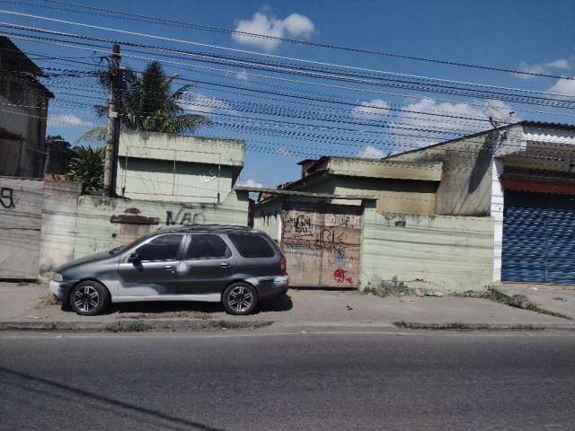 Terreno com 8 casas em miguel couto