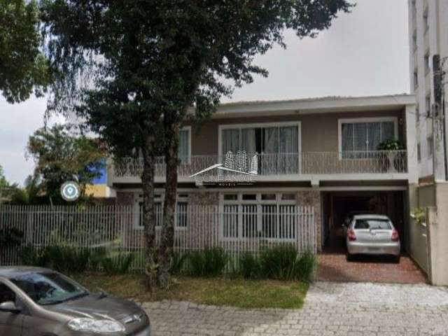 Casa 4 quartos e 4 vagas de garagem à venda no Bacacheri em Curitiba/PR