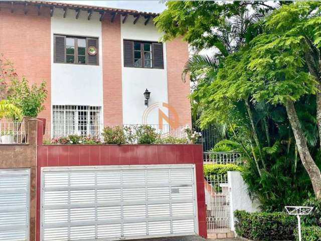 Sobrado com energia solar, cisterna, aquecimento central em área nobre do Jardim Londrina