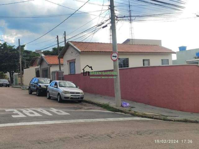 Excelente localização . casa de esquina com duas casas independentes por r$650.000 .vila minicipal