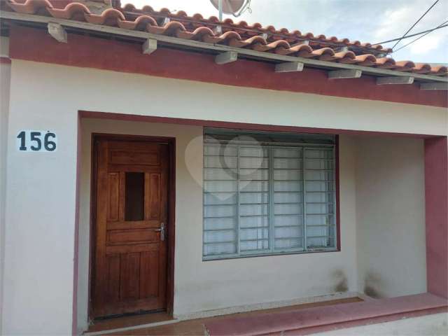 Casa térrea com 2 quartos à venda em Vila Martina - SP