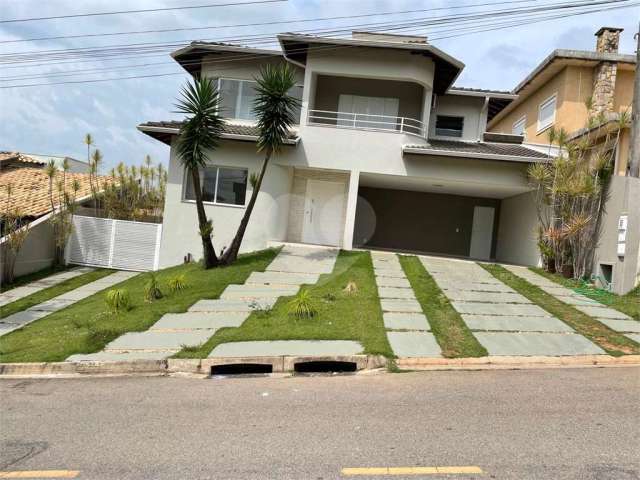 Sobrado com 4 quartos para locação em Residencial Delle Stelle - SP