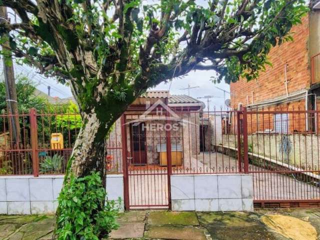 Casa com 3 quartos à venda na Manoel Faria da Rosa Primo, 660, Restinga, Porto Alegre por R$ 99.000