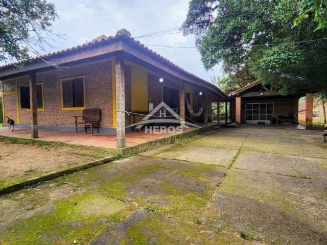 Chácara / sítio com 3 quartos à venda na Rua Flávio Garrafielo, 109, São Caetano, Porto Alegre por R$ 550.000