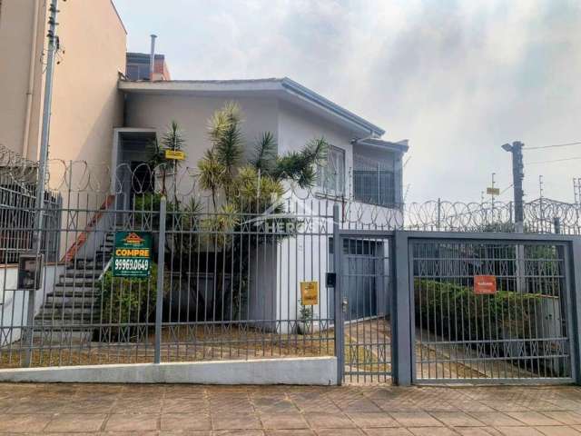 Casa com 3 quartos à venda na Doutor Lucidoro Brito, 90, Medianeira, Porto Alegre por R$ 570.000