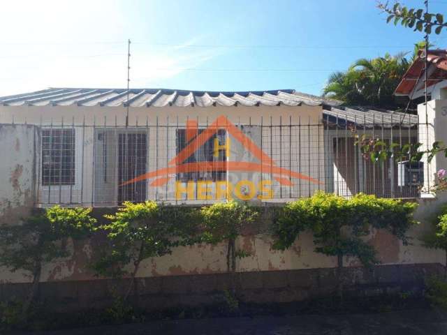 Casa com 3 quartos à venda na Rua Pasteur, 318, Ipanema, Porto Alegre por R$ 560.000