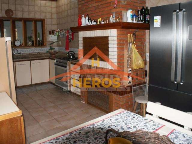 Casa com 3 quartos à venda na Rua Edgar Luiz Schneider, 510, Ipanema, Porto Alegre por R$ 1.400.000