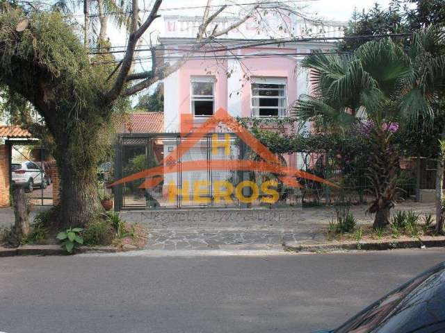 Casa com 5 quartos à venda na Avenida Arnaldo Bohrer, 71, Teresópolis, Porto Alegre por R$ 1.140.000