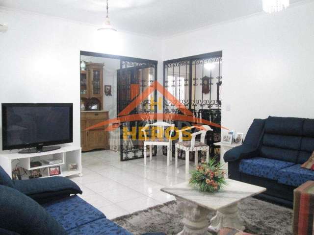 Casa com 3 quartos à venda na Rua Cangussu, 1125, Nonoai, Porto Alegre por R$ 636.000