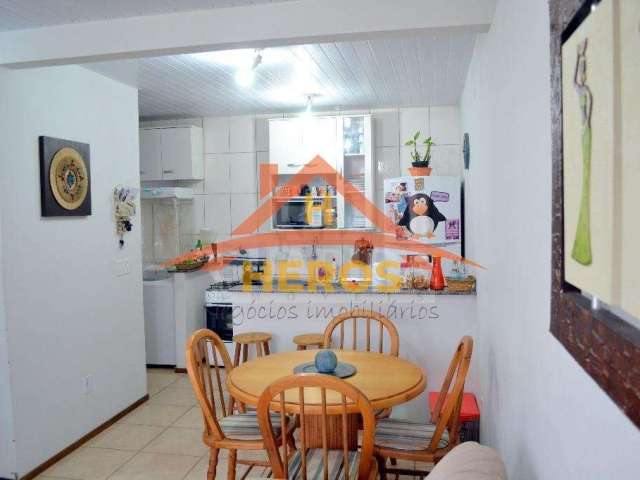 Casa com 2 quartos à venda na Rua Newton Silveira Netto, 10, Hípica, Porto Alegre por R$ 299.000