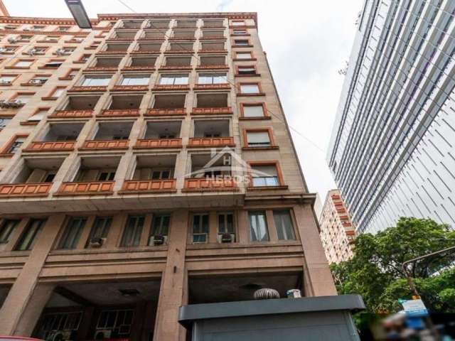 Apartamento com 3 quartos à venda na Borges De Medeiros, 464, Centro, Porto Alegre por R$ 550.000