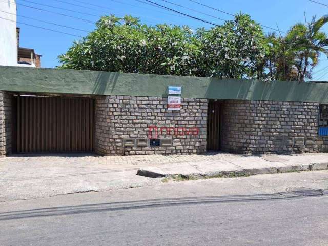 3/4, sendo uma suíte, sala, cozinha, varanda, sanitário social, área de serviço, 01 vaga de garagem que a depender do tamanho cabem 02 (dois)