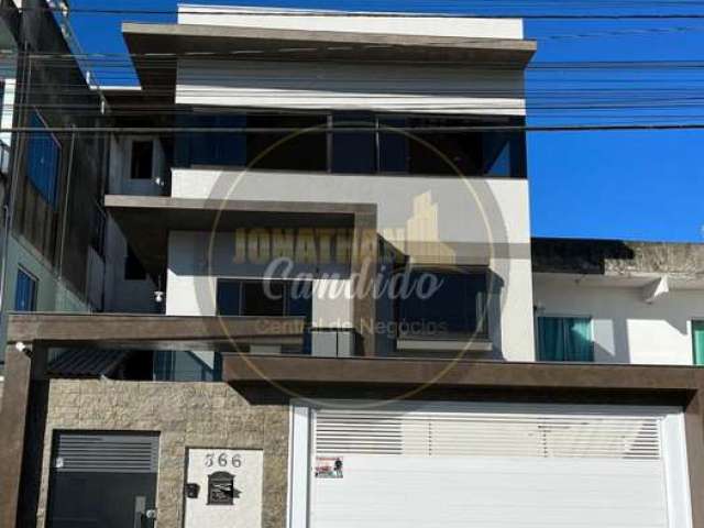 Casa à venda na Avenida Rio Teixeira, Rio Pequeno, Camboriú, 180 m2 por R$ 980.000