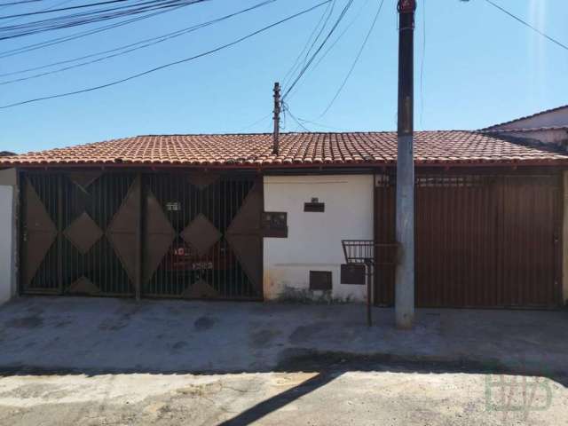 Casa para Venda em Goiânia, Setor Novo Horizonte, 4 dormitórios, 1 suíte, 3 banheiros, 4 vagas