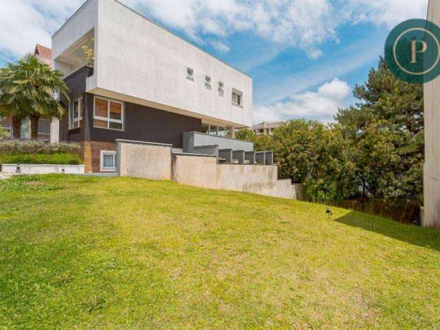 Terreno com 270m² à venda em condomínio de alto padrão no Pilarzinho