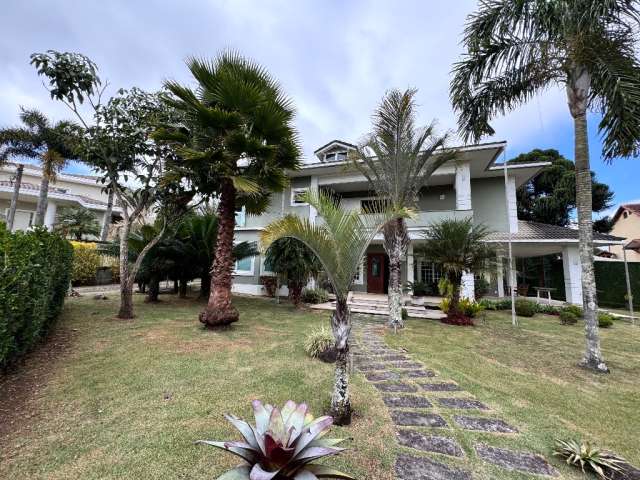 Casa Alto padrão em Condomínio a 2 minutos do centro da cidade.