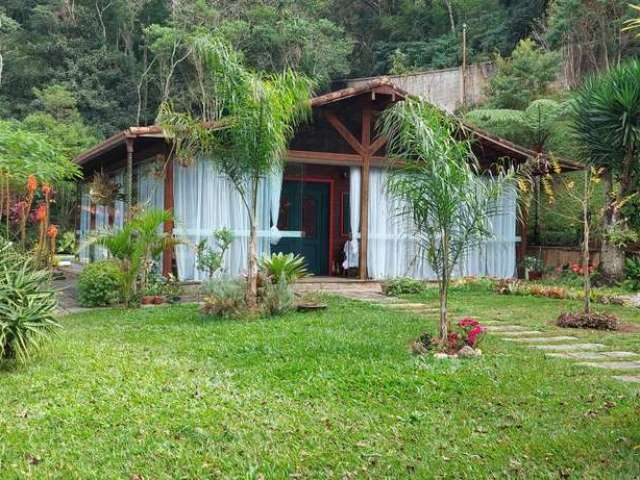 Casa para Venda em Teresópolis, Cascata dos Amores, 3 dormitórios, 1 suíte, 1 banheiro, 2 vagas