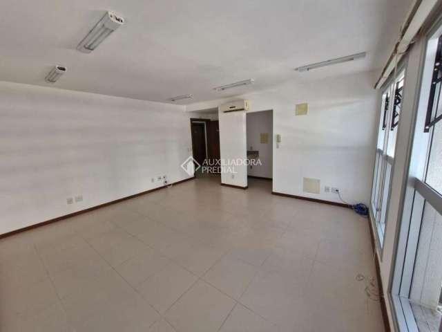 Sala comercial à venda na Avenida Prefeito Osmar Cunha, 260, Centro, Florianópolis, 32 m2 por R$ 440.000