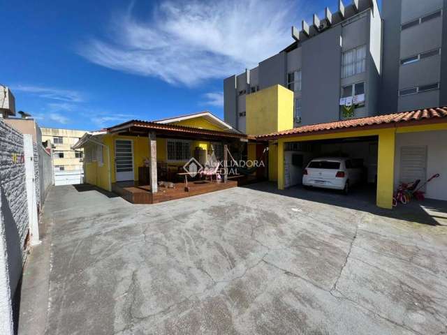 Casa com 3 quartos à venda na Rua Doutor Abel Capela, 746, Capoeiras, Florianópolis, 169 m2 por R$ 1.590.000