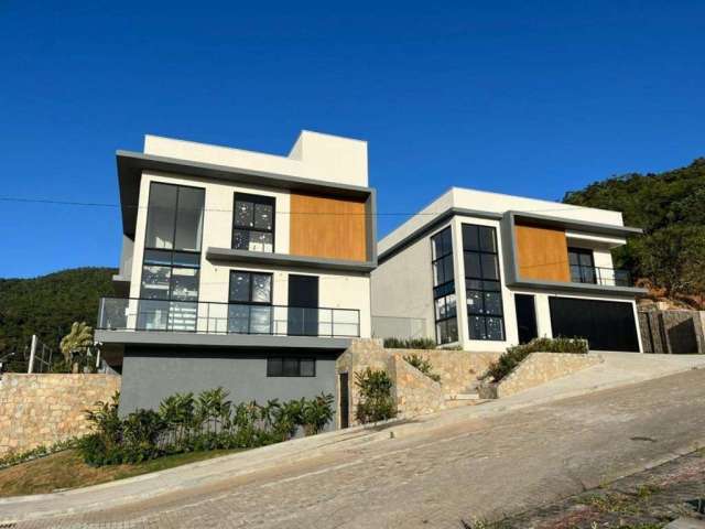 Casa com 3 quartos à venda na Rodovia Virgílio Várzea, 2494, Saco Grande, Florianópolis, 230 m2 por R$ 1.958.000