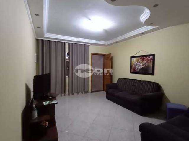 Casa em condomínio fechado com 5 quartos à venda na Rua Vinte e Quatro de Maio, 205, Rudge Ramos, São Bernardo do Campo, 450 m2 por R$ 560.000