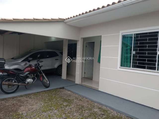 Casa com 3 quartos à venda na Rua dos Palmiteiros, 75, Madri, Palhoça, 130 m2 por R$ 550.000