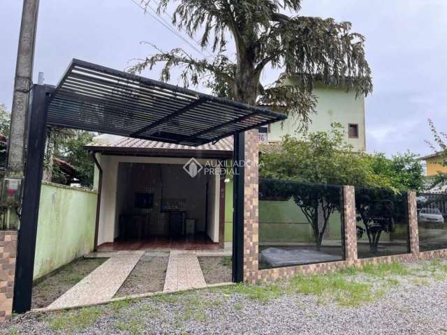 Casa com 4 quartos à venda na Rua Lourival Olirio Viana, 66, Praia de Fora, Palhoça, 120 m2 por R$ 800.000