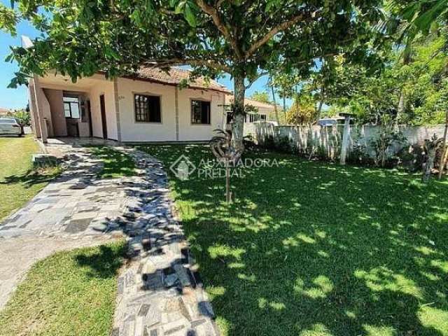 Casa com 2 quartos à venda na Marcilio Dias, 6, Praia do Meio, Palhoça, 70 m2 por R$ 499.000