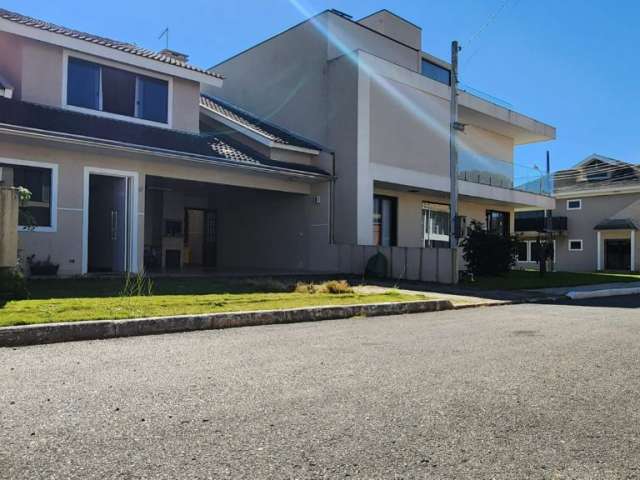 Casa em Condominio alto Padrão Umbará