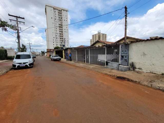 Casa para Venda em Goiânia, Setor Sudoeste, 3 dormitórios, 2 banheiros, 3 vagas