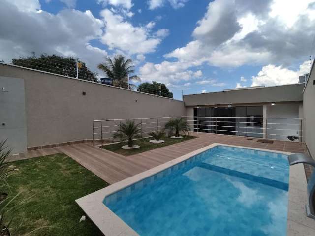 Casa com piscina em Senador Canedo no Setor Jardim Todos os Santos