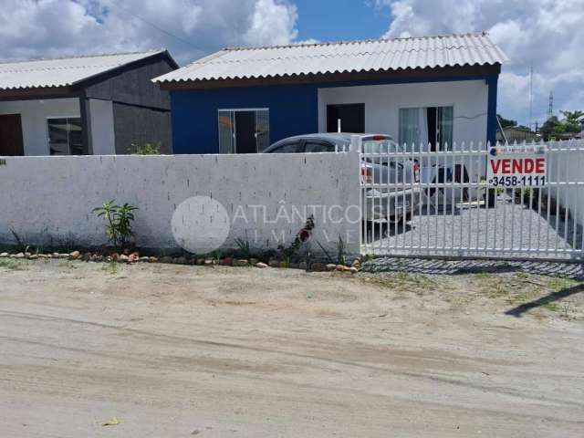 Casa na Praia com 2 Quartos, 1 banheiro, Sala, cozinha, área de serviço