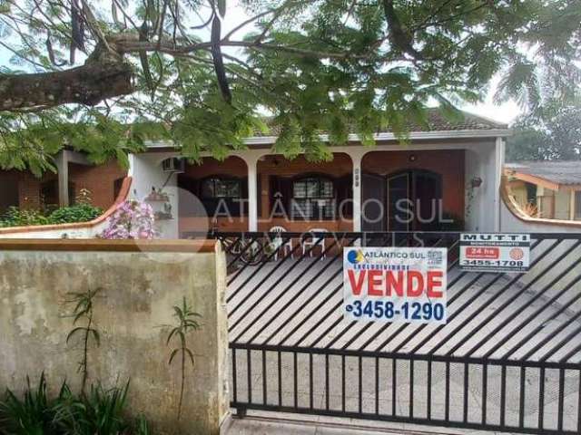 Casa à venda a 800 metros do Mar em Pontal do Sul, PONTAL DO PARANA - PR