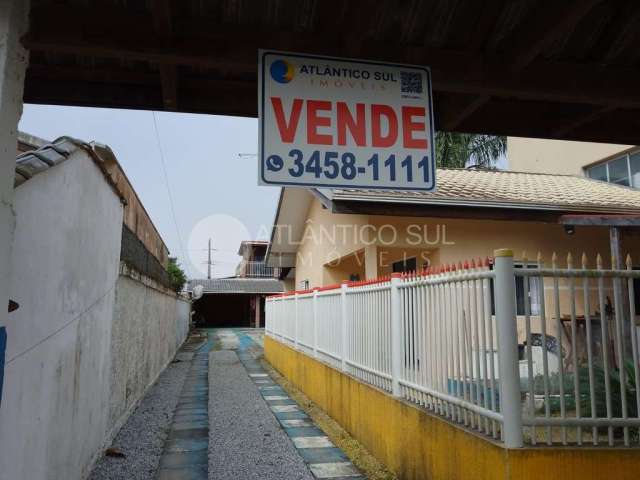 Duas Casa no mesmo terreno, Praia de Leste, PONTAL DO PARANA - PR