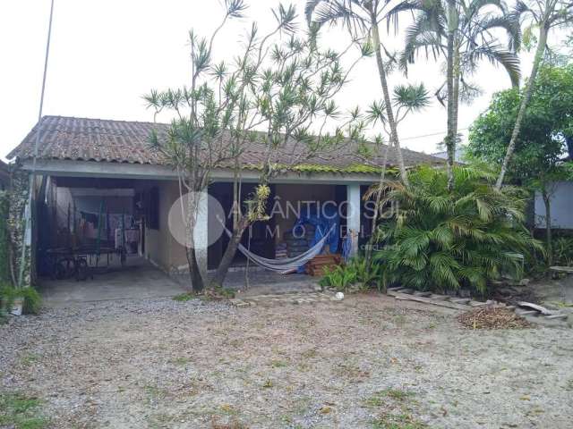 Casa à venda localizada em SHANGRI-LÁ, PONTAL DO PARANA - PR