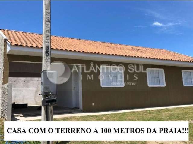 Casa com amplo terreno a 100m da praia, Marissol, PONTAL DO PR. REF. 4081R