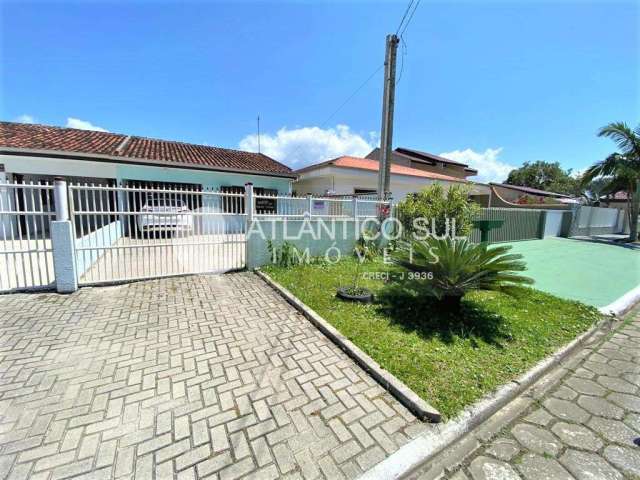 Casa à venda, próxima ao mar no tranquilo balneário GAIVOTAS, MATINHOS - PR