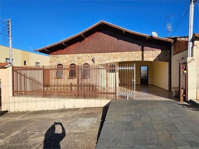 Casa com 3 quartos à venda em Jardim Ipê - MG