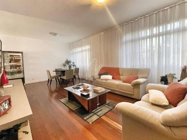 Apartamento com 4 quartos (1 suíte) no bairro Grajaú