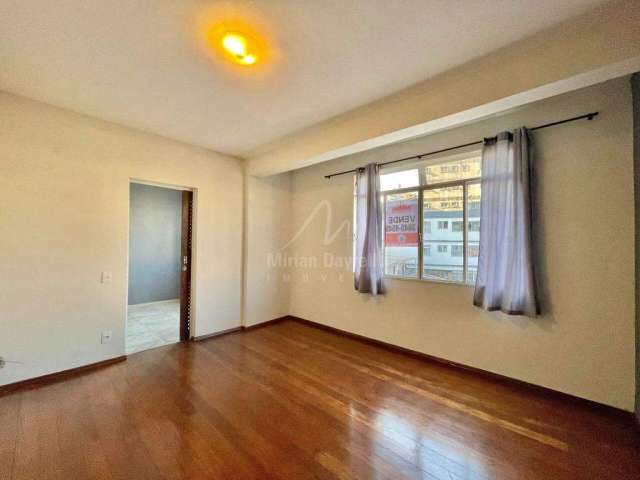 Apartamento com 3 quartos (1 suíte) no bairro Santa Lúcia