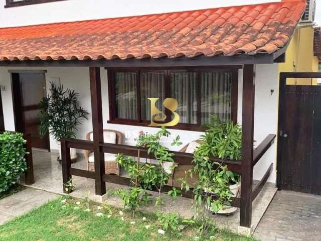 Casa em condomínio fechado com 4 quartos à venda na Estrada Washington Luís, 609, Sapê, Niterói por R$ 730.000