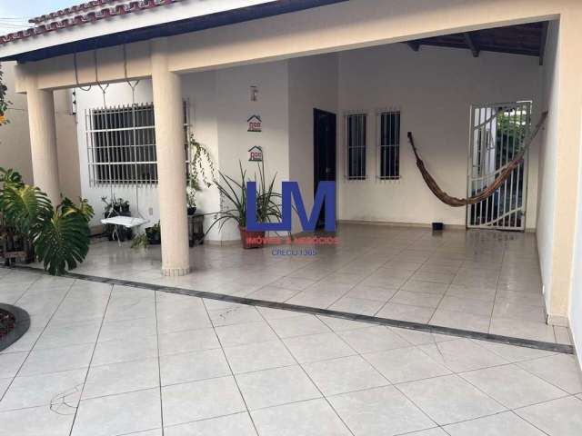 Casa na Santa Mônica á Venda