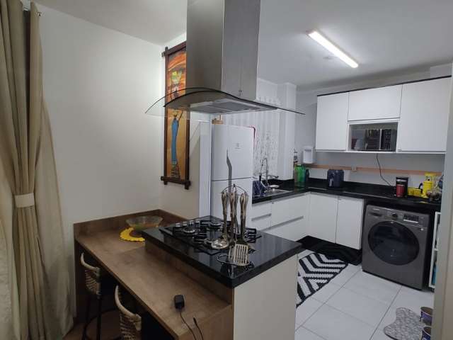 Lindo apartamento a venda 2 quartos e varanda