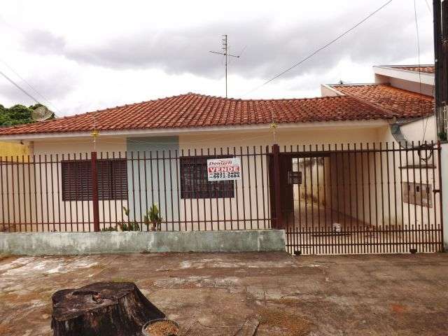 Casa com 3 quartos à venda na Rua Caracas, 651, Vila Morangueira, Maringá por R$ 550.000