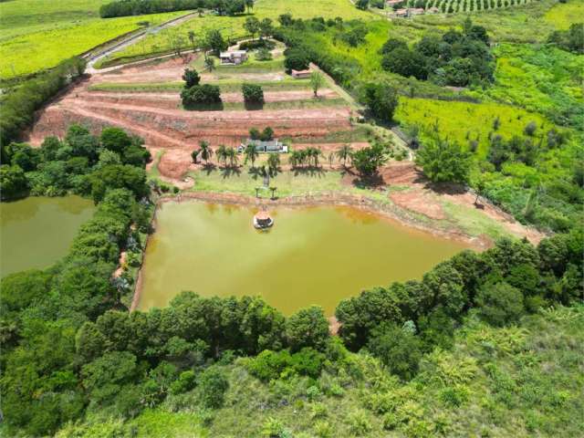 Sítio Chácara com lago arvores frutíferas 02 edículas canil