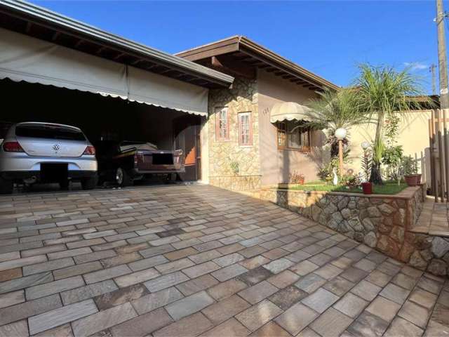 Casa com 3 quartos à venda em Irmãos Chiquetto - SP