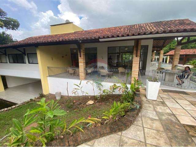 Vendo casa no Cond^minio Haras de Aldeia com 400m²,terreno 2.000m² ,5 quartos,3 suítes,piscina,campo de futebol l